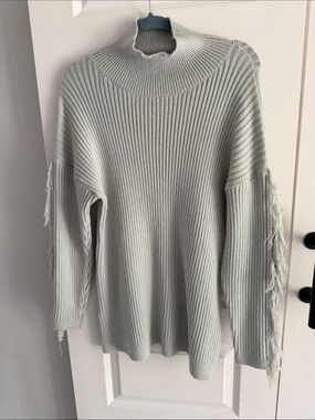 Self contrast light green glacier  Ribbed Fringe Sleeve Sweater S/M